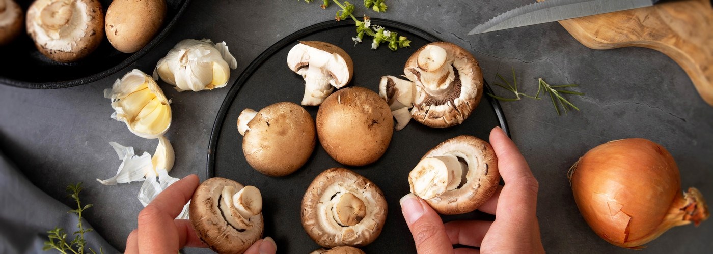 Chicken and mushroom crumble dish